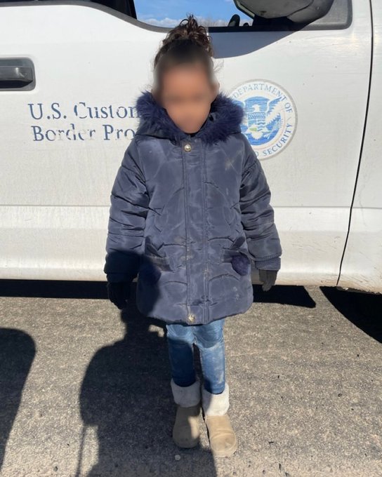 Border Patrol Agents Encounter Two Five-Year-Old Girls